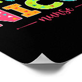 Nicu Nurse With Cute Dinosaurs Pediatric For Women ポスター (角)