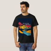 "Nid Aen Pee Yeur Pela – 謎のティー" Tシャツ (正面フル)