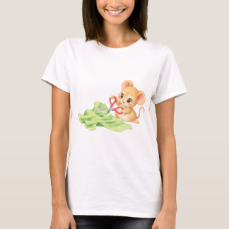 Niedliche Maus schneidet Stoff zu Tシャツ
