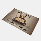 Niedlicher Bärengruß mit Namensschild für Familie ドアマット (アングル)