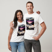 Night Driver – Born to Go Fast 80年代ネオンスーパーカーデザイン Tシャツ (ユニセックス)