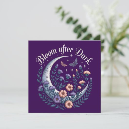 Night Garden Faux Embroidered Moon with Moths カード (スタンド正面)