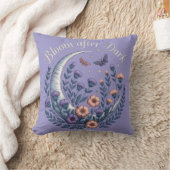 Night Garden Faux Embroidered Moon with Moths クッション (ブランケット)