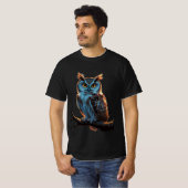 Night Owl: & おもしろい Disheveled Owl Graphic Tシャツ (正面フル)