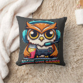 Night Owl Gamer Mascot Fun Gaming Illustration クッション (ブランケット)