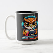Night Owl Gamer Mascot Fun Gaming Illustration ツートーンマグカップ (左)
