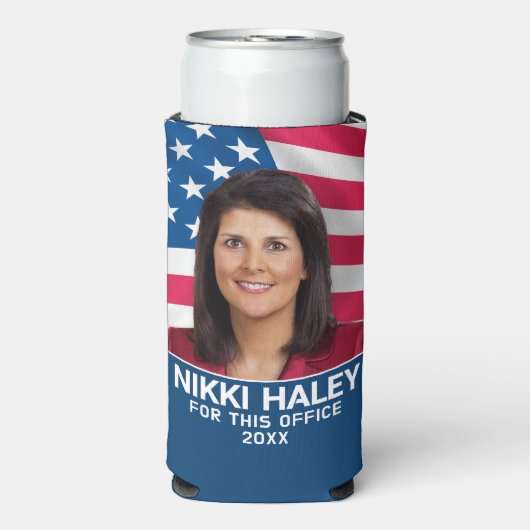 Nikki Haley – アメリカ国旗を持つキャンペーンの写真 スリム缶クーラー (Seltzer正面)