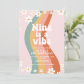 Nine is a Vibe グルービーダイジーレインボー 9歳の誕生日 招待状 (スタンド正面)