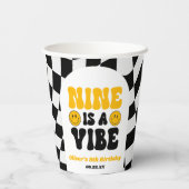 Nine Is A Vibe レトロ 9歳 誕生日パーティー 紙コップ (裏面)