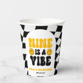 Nine Is A Vibe レトロ 9歳 誕生日パーティー 紙コップ (正面)