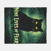 Nine Lives of Fear – Black Cat フリースブランケット (正面(横))