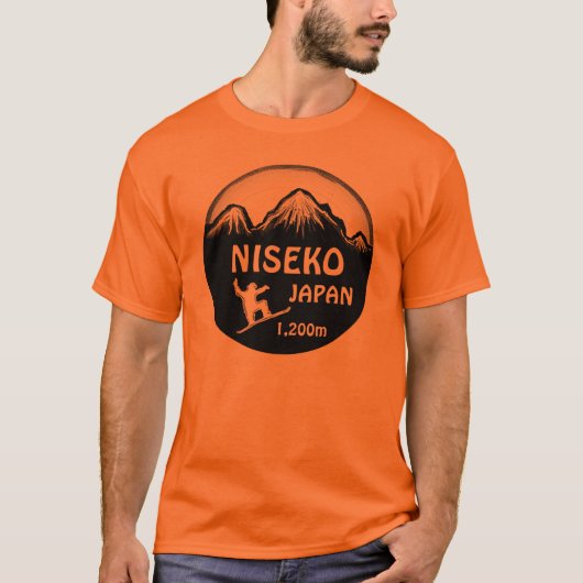 Niseko日本のオレンジスノーボードの芸術のティー Tシャツ (正面)