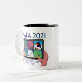 NMEA 2021ロゴ – 透明固定 ツートーンマグカップ (正面左)