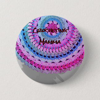 No.1 "Crocheting Mamma" ピンバッジ/ 缶バッジ