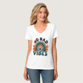 No Bad Vibes. Retro Rainbow and Eye Desig T-Shirt Tシャツ (正面フル)
