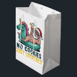 No Cookie Just Cocktails Santa Summer Christmas ミディアムペーパーバッグ<br><div class="desc">7月のおもしろいクリスマス夏のクリスマスギフトUnicornビーチNo Cookies Just Cocktails Santa Summer Christmas</div>