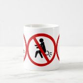 NO FARTING ⚠タイおもしろいトイレのサイン⚠ コーヒーマグカップ (中央)