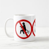 NO FARTING ⚠タイおもしろいトイレのサイン⚠ コーヒーマグカップ (左)