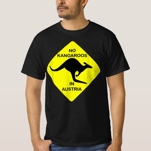 No Kangaroos In Austria Funny T-Shirt Yellow Sign Tシャツ (正面)