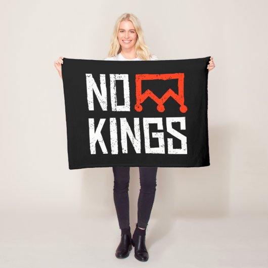 No Kingsの抗議サイン フリースブランケット (インサイチュ)