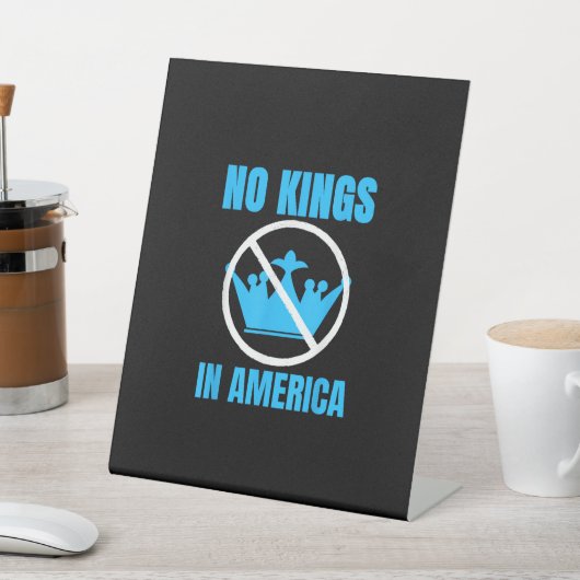 No Kings In America Court Ruling Saying 台座サイン (インサイチュ)