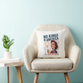 No Kings In America Fabulous Queens Pride 2025 Des クッション (椅子)