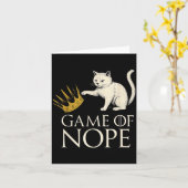 No Kings In America Funny Black Cat Kicking Crown  カード (黄色い花)