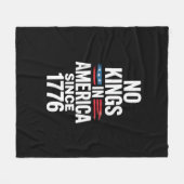 No Kings In America Since 1776 Minimal Clean フリースブランケット (正面(横))