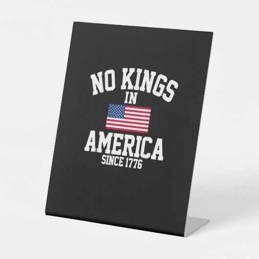 No Kings In America USA Flag Retro Cool Style 台座サイン (正面)