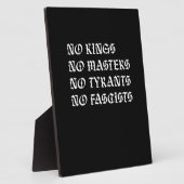 No Kings No Masters No Tyrants No Fascists Style フォトプラーク (側面)