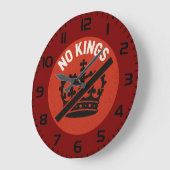 No Kings Protest Symbol ラージ壁時計 (傾斜)