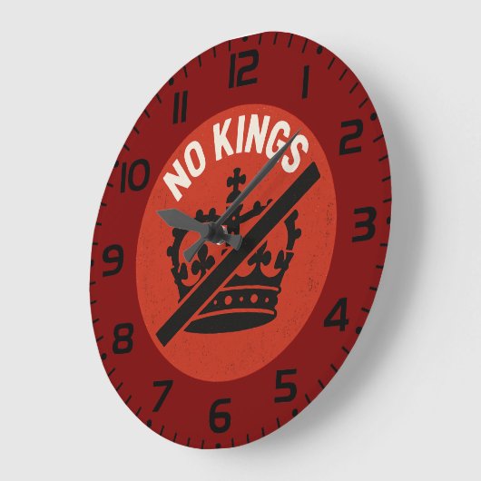 No Kings Protest Symbol ラージ壁時計 (傾斜)