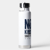No Kings Since 1776 Patriotic Flag Shirt Design_1 ウォーターボトル (右面)