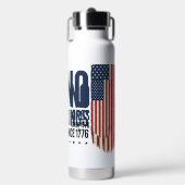 No Kings Since 1776 Patriotic Flag Shirt Design_1 ウォーターボトル (正面)
