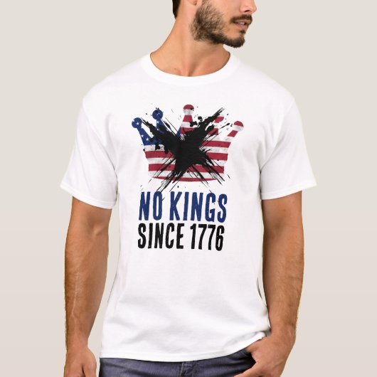 NO KINGS SINCE 1776 USA flag crown rustic Tシャツ (正面)