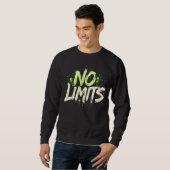 No Limits – Bold Graffiti Streetwear Design スウェットシャツ (正面フル)