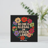 No One Is Illegal on Stolen Land Indigenous Pride 招待状 (スタンド正面)