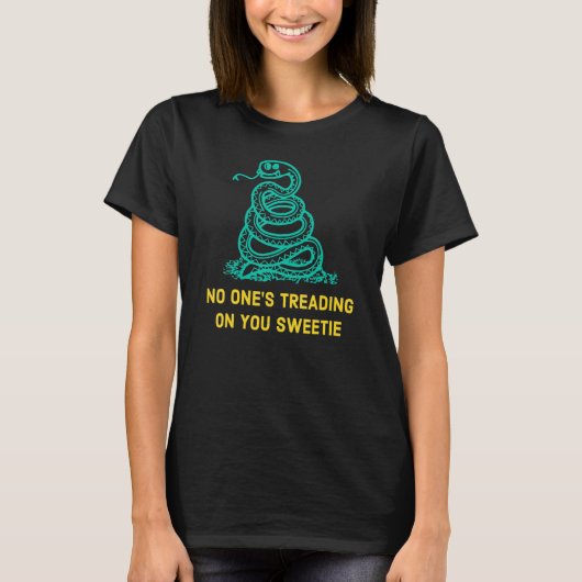 No One's Treading On You Sweetie Snake 4 Tシャツ (正面)