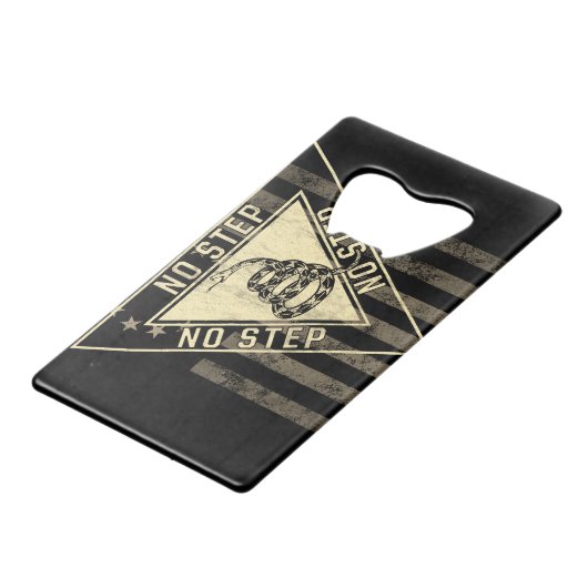 NO STEPガッドスデンのスネーク航空機アメリカ国旗 クレジットカード栓抜き (裏面アングル)