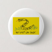 No Step on Snek Gadsden Flag 缶バッジ (正面)