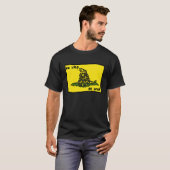 No Step On Snek Gadsden Flag Meme Tシャツ (正面フル)