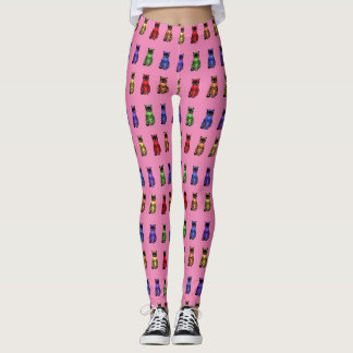 Noble Rainbow Cats Sitting on Pink レギンス