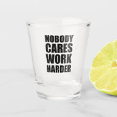 Nobody 気に Work Harlyフィットネストレーニングジムギフト ショットグラス (正面)