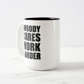 Nobody 気に Work Harlyフィットネストレーニングジムギフト ツートーンマグカップ (正面左)