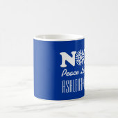 NOELのクリスマスの雪片はV02青をつなぎます コーヒーマグカップ (中央)