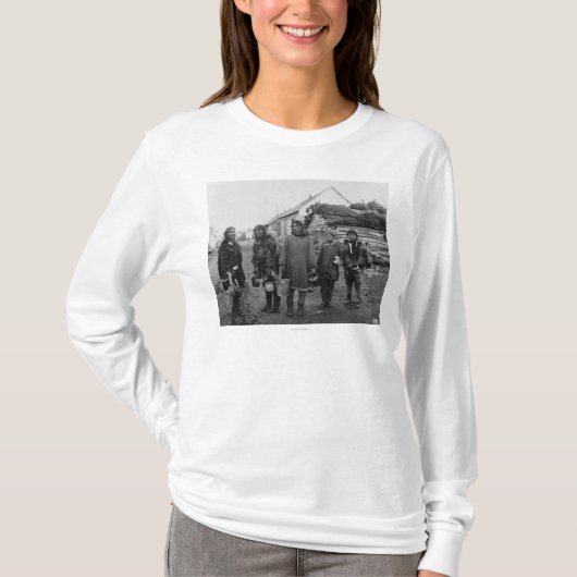 Nomeのアラスカの写真のエスキモーの果実のピッカー Tシャツ (正面)