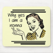 NonnaのレトロのTシャツおよびギフト マウスパッド (正面)