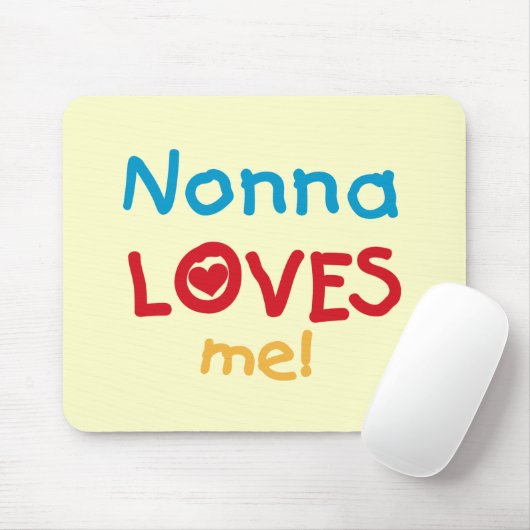 Nonnaは私をTシャツおよびギフト愛します マウスパッド (マウス)