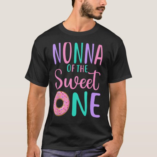 Nonna of the Sweet one Grandma 1st Birthday Girl D Tシャツ (正面)