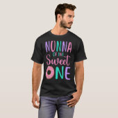 Nonna of the Sweet one Grandma 1st Birthday Girl D Tシャツ (正面フル)